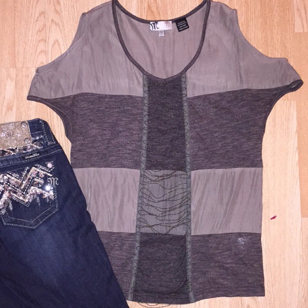 Miss Me cold shoulder top!! NICE!!